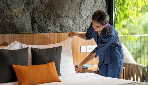 Romantic Bungalow, 1 Queen Bed, Valley View