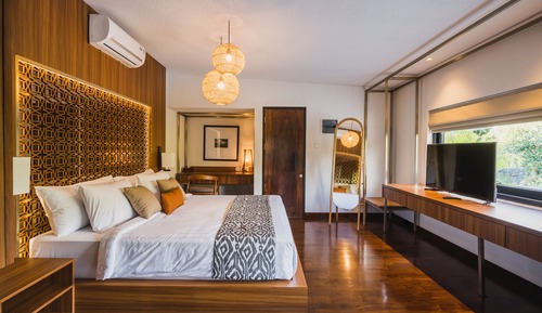 Romantic Villa, 1 King Bed, Valley View