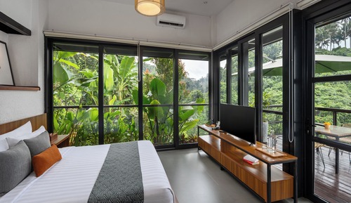 Romantic Cottage, 1 Queen Bed with Sofa bed, River View