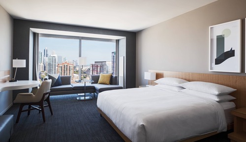 Room, 1 King Bed, Lake View (Hearing Accessible)