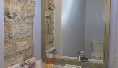 Suite, Ensuite (The Jeanne Suite)