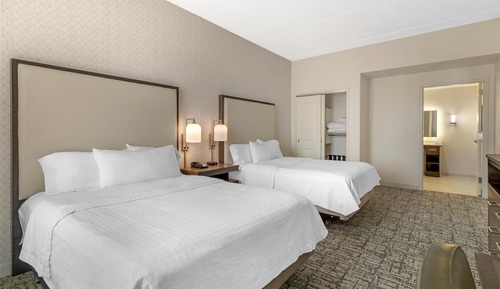 2 Queen 1 Bedroom Suite Mobility Accessible Tub Non-Smoking