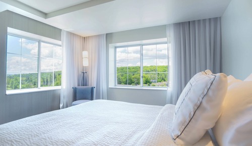 Studio, Multiple Beds, Accessible Bathtub