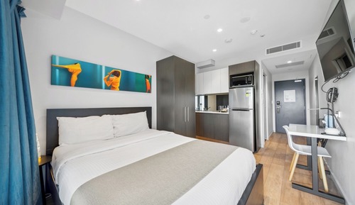 Deluxe Queen Studio with balcony