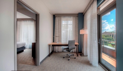Suite, 1 King Bed with Sofa bed, Corner