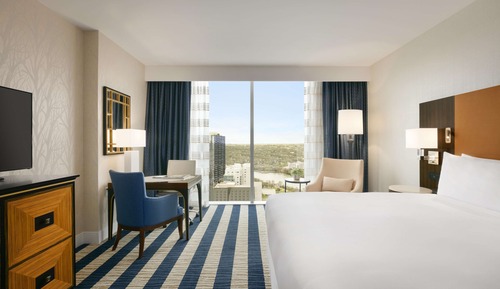 Signature One Bedroom Suite, 1 King Bed