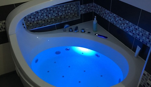 Family Room, 2 Bedrooms, Jetted Tub