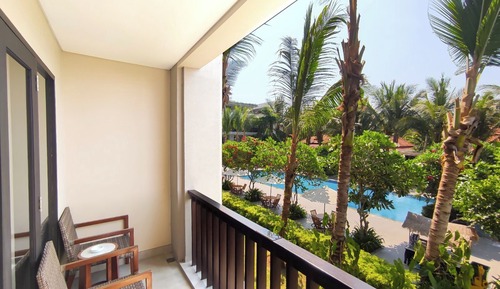 Deluxe Room, Pool View