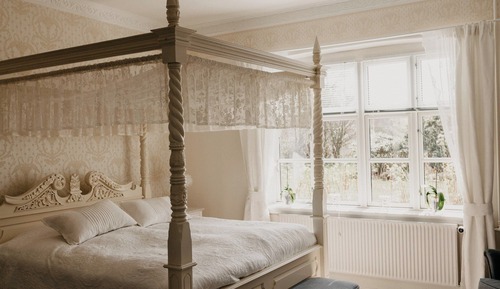 Romantic Suite, 1 King Bed, Bathtub, Partial Ocean View