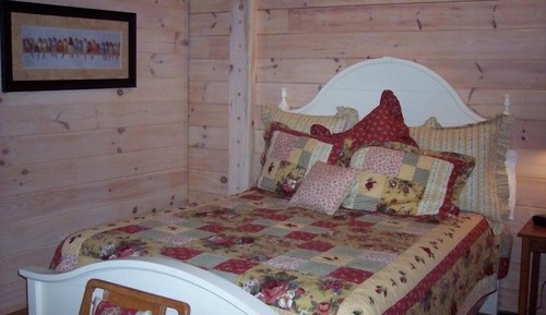 Cabin, 1 King Bed (313: Great Escape)