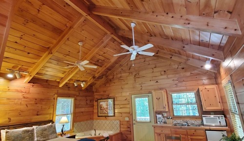 Cabin, 1 Queen Bed (297: As Good As It Gets)