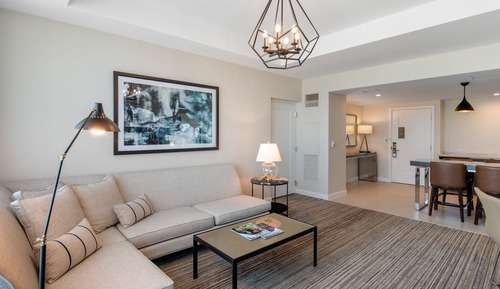 Luxury Suite, 1 King Bed (Plaza)