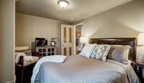 Comfort Room, 1 Double Bed (Postage)