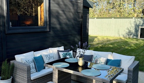 Deluxe Studio (Studio West)