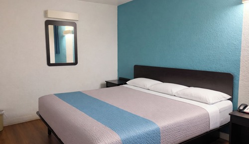 Room, 1 King Bed, Non Smoking