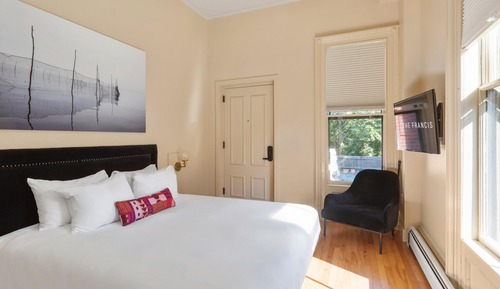 Signature Room, 1 King Bed