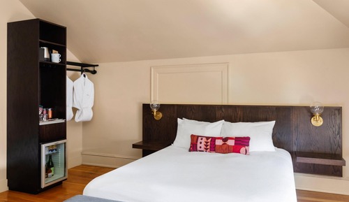 Superior Suite, 1 King Bed, Balcony