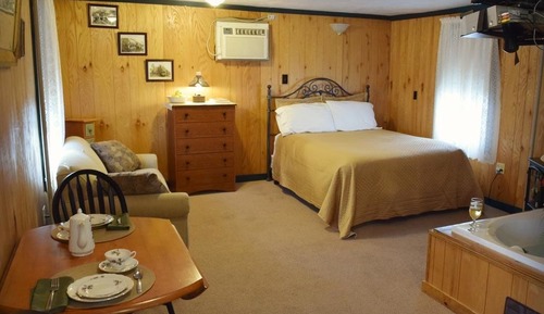 Room, 1 Queen Bed with Sofa bed, Patio (Coal Cracker Room)