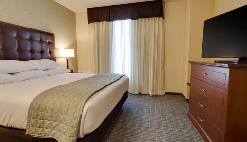 Suite, 1 King Bed, Hearing Accessible (Meeting, Tub, 2 Rooms)
