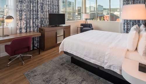 Executive Suite, 1 King Bed with Sofa bed (ADA Hearing)