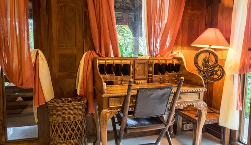 Deluxe Suite with Rain Forest View