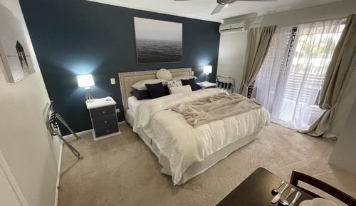 Luxury Double Room, 1 King Bed (Brighton - Luxury Queen with Balcony)
