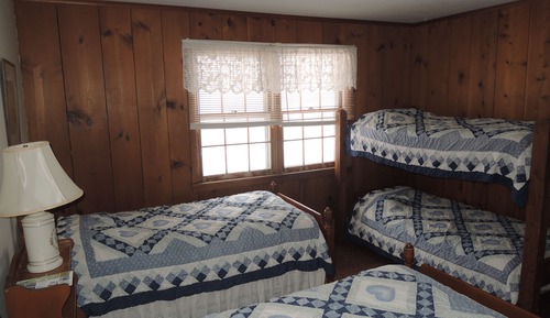 Triple Room, Shared Bathroom (One Extra Bunk)