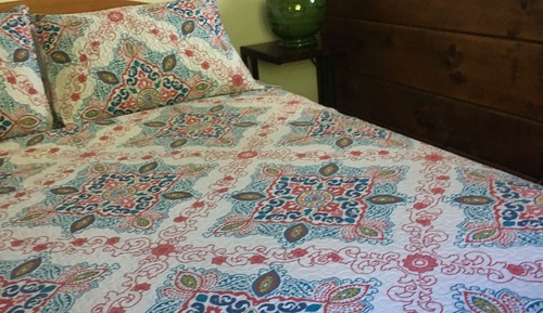 Queen Plus (Queen + 2 bunk beds)