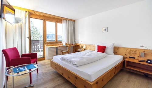 Single Room, Lakeside