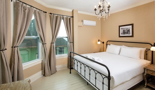 Basic Room, 1 King Bed, Lake View