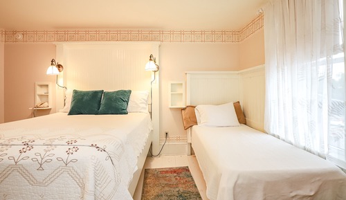 Superior Triple Room, Ensuite (Queen/Twin Combination)