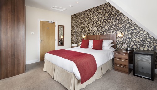 Queen Room (Room 4 Second Floor)