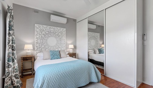 Self-contained House with 2 Bedrooms