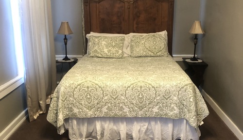 Standard Suite, 1 Queen Bed