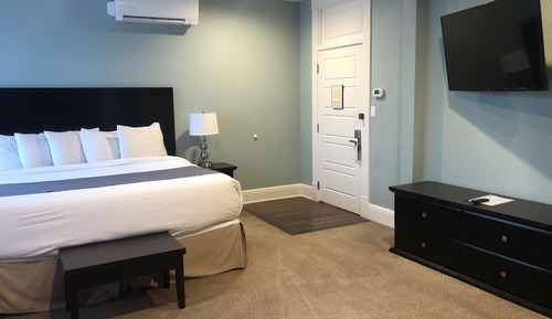 Standard Room, 1 King Bed