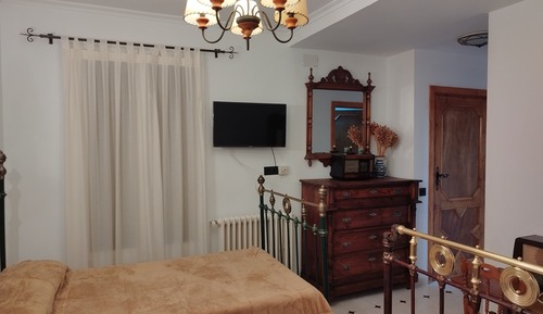 Family Room (5)