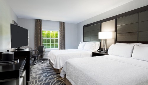 Room, 2 Queen Beds, Accessible, Non Smoking (Roll-in Shower)