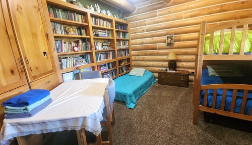 Basic Room, Multiple Beds, Non Smoking, Shared Bathroom (Private Bunk Room)