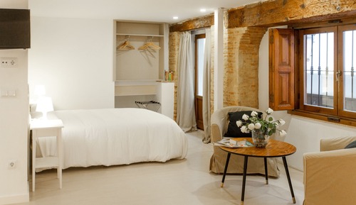 Family Room (101)
