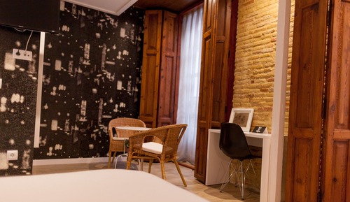 Superior Double Room (302)