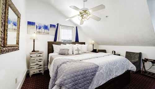 Standard Room, 1 King Bed ( (3, 4, 7))