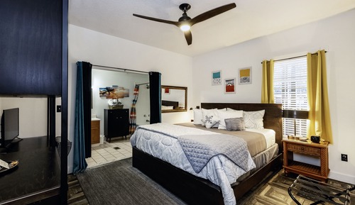Standard Room, 1 King Bed ((10, 11, 14))
