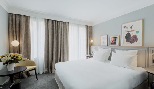 Superior Double Room, 1 Queen Bed, Courtyard View