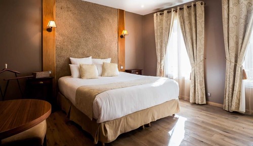 Romantic Double Room (Taupe)