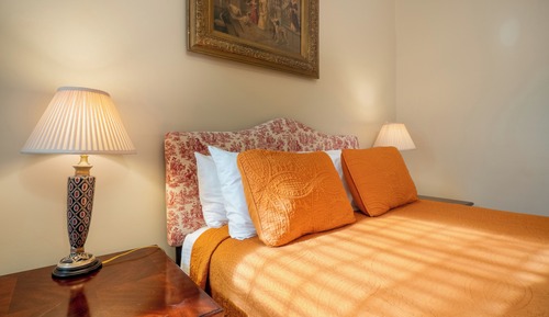 Lafayette Executive Suite