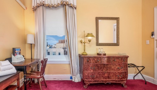Standard Room, 1 Queen Bed Shared Bathroom (Heritage)