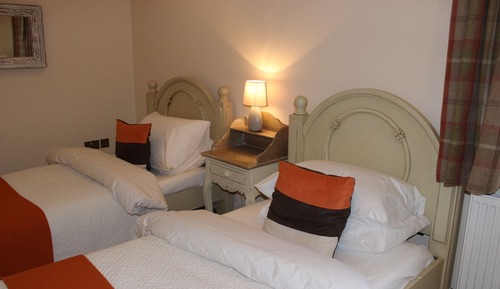 Superior Cottage, 2 Bedrooms, Lake View, Mountainside