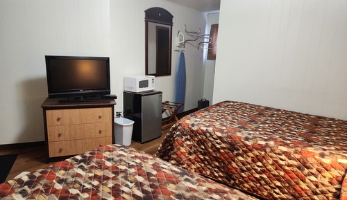 Deluxe Room, 2 Double Beds, Private Bathroom, Refrigerator & Microwave