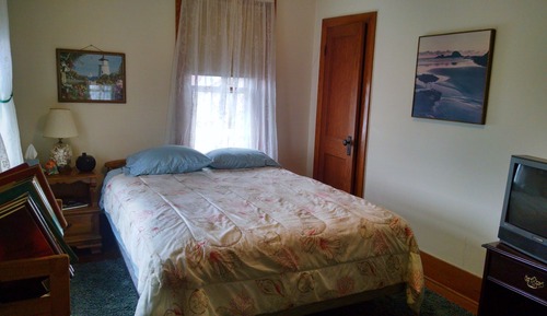 Room, 1 Queen Bed, Shared Bathroom (seashore)