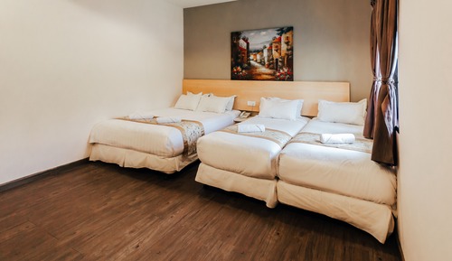 Family Room with Private Bathroom 